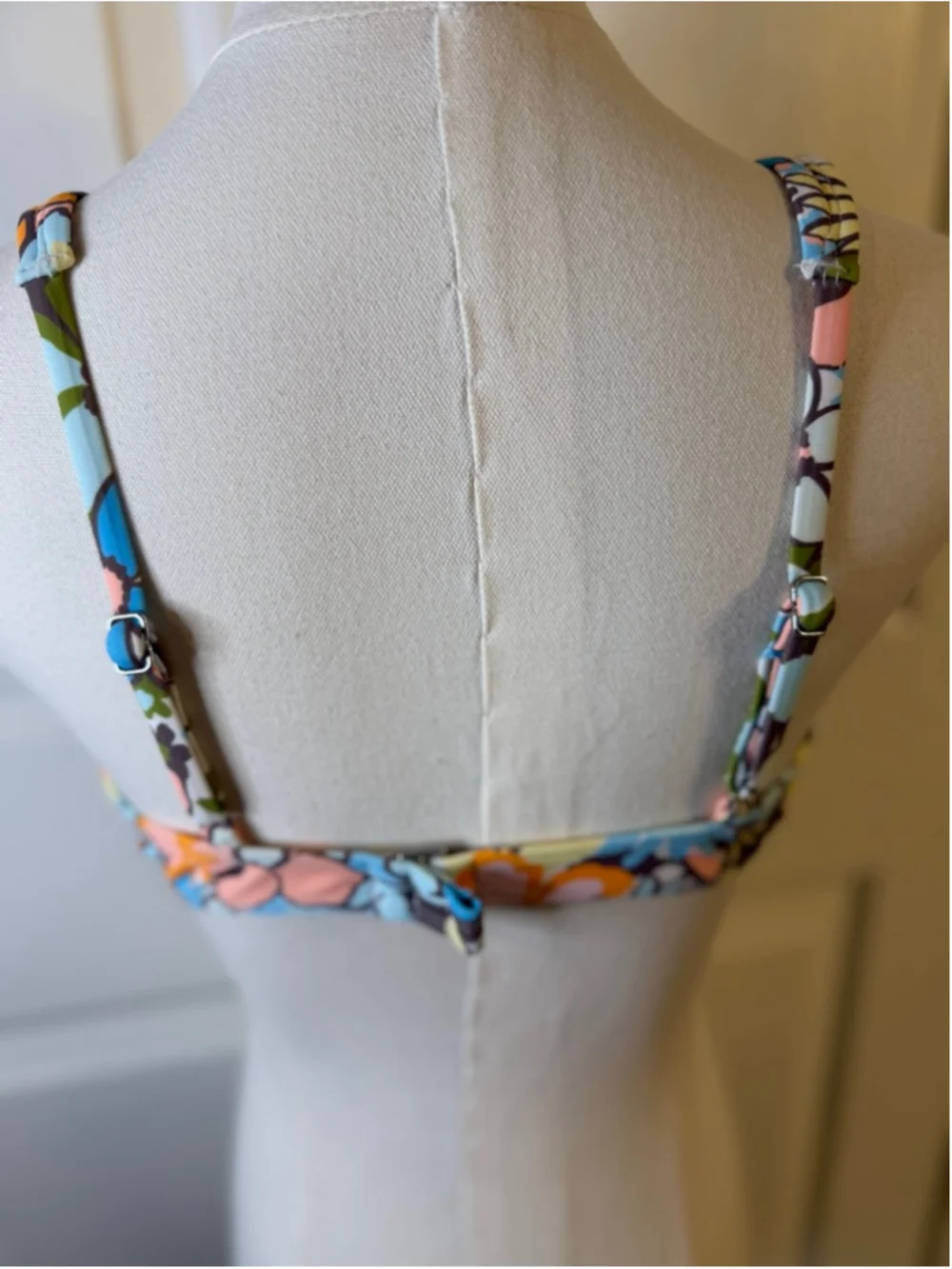 Wild Fable Neutral Floral Underwire Bikini Top M NWT